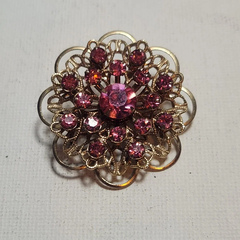 Vintage Gold Tone Filigree Pink Rhinestone Flower Brooch Pin Floral Statement‎